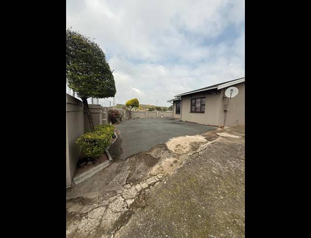 3 BEDROOM HOUSE FOR SALE IN UMLAZI P
